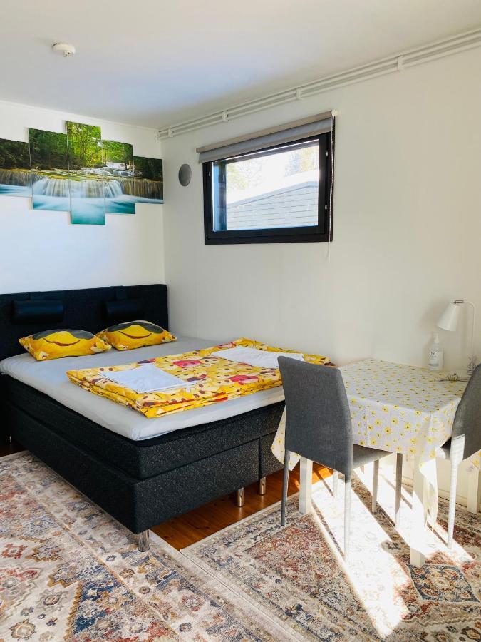 Two Bedrooms,Dining Area And Bathroom With Private Entrance 콧카 외부 사진